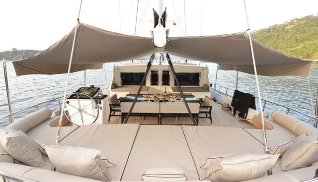 WHITE SOUL yacht charter 3