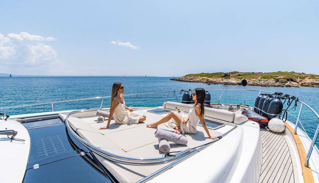 PARODIA II yacht charter 4