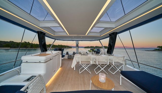 AMADA MIA yacht charter 3