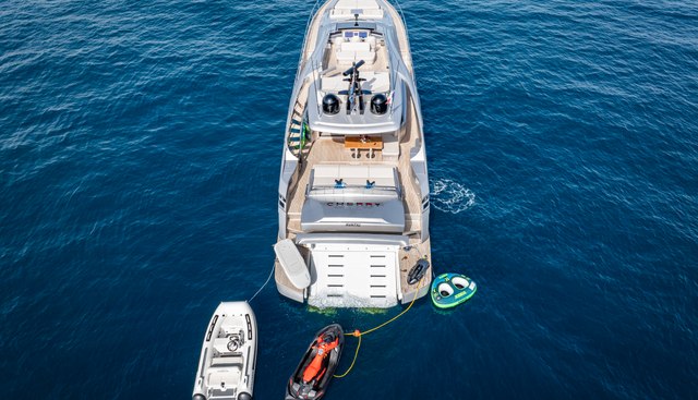 CHERRY yacht charter 5