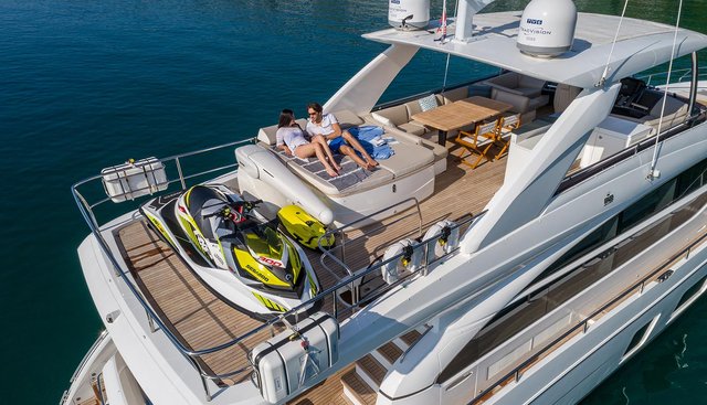 LARIMAR II yacht charter 5
