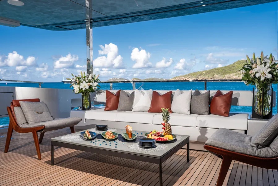 TASTY WAVES yacht charter 4