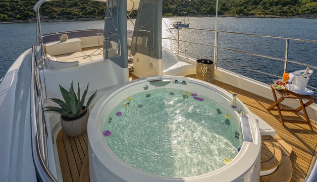 SEVENTH SENSE yacht charter 4