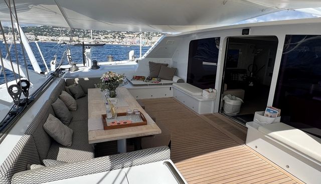 MAGIC CAT yacht charter 5