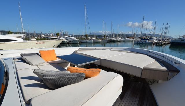 JACKI yacht charter 2