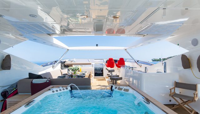MAORO yacht charter 3