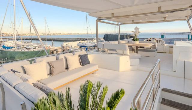 ALMAR II yacht charter 4