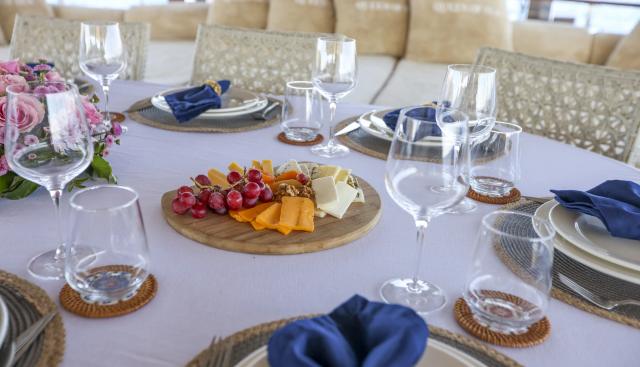 QUEEN OF SEA yacht charter 4
