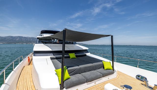 CAMENA II yacht charter 3