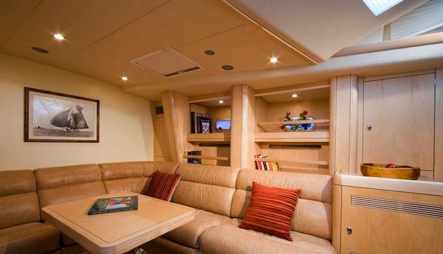 DAMA DE NOCHE yacht charter 4