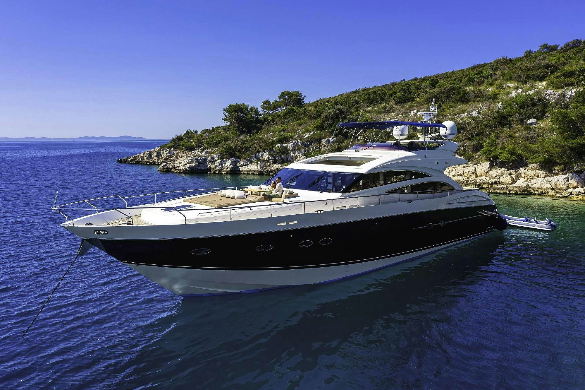 AGAVE yacht charter 4