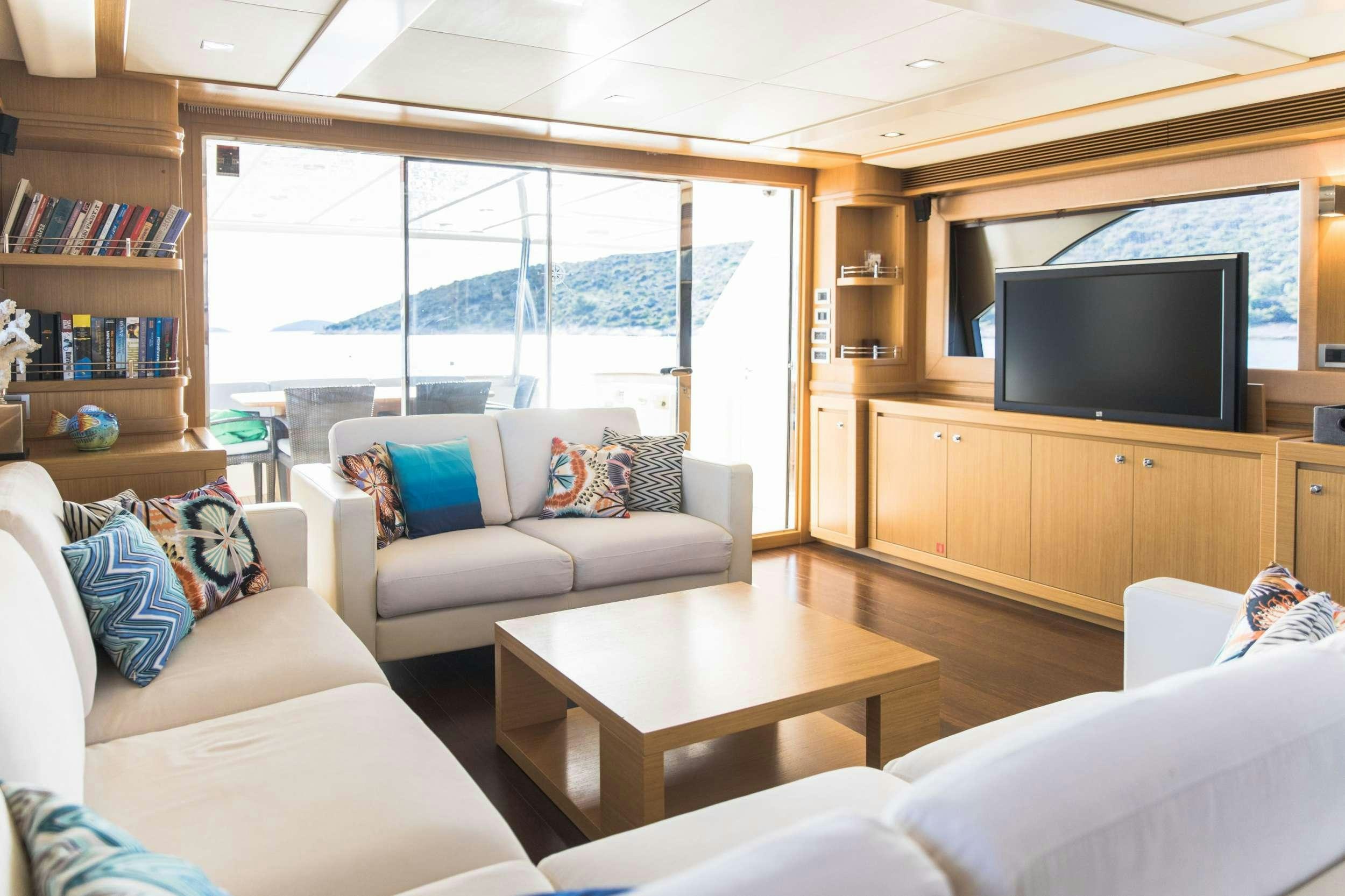 FRIEND'S BOAT yacht charter 2