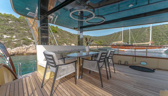SANTA CLARA yacht charter 5