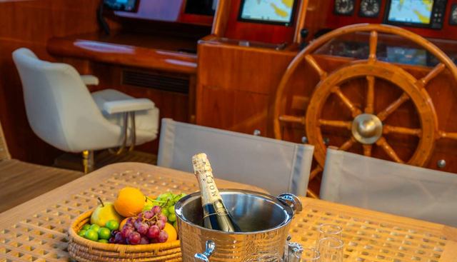COLOMBAIO yacht charter 3