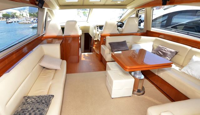 VANINA V yacht charter 4