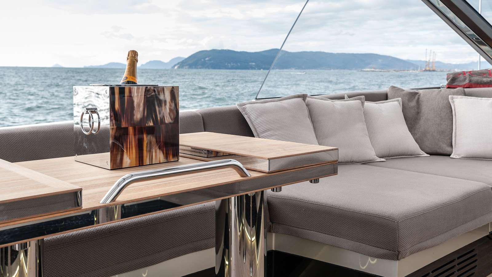 GIGRECA yacht charter 5