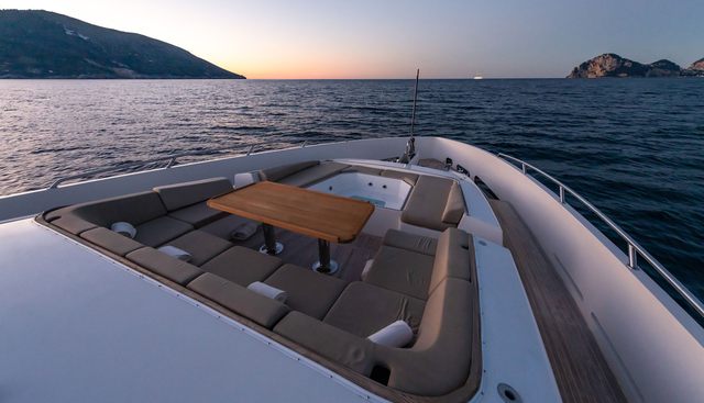 QUANTUM H yacht charter 3
