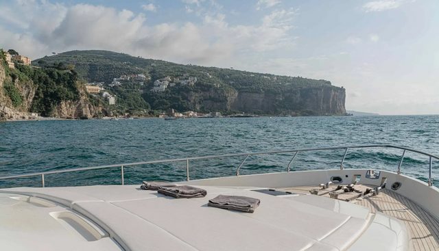 PAMPERO yacht charter 3
