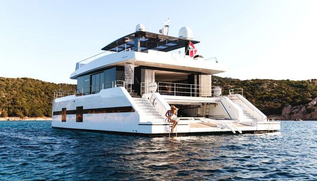 MAYRILOU yacht charter 5