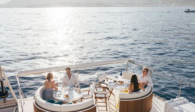 MANANA yacht charter 4