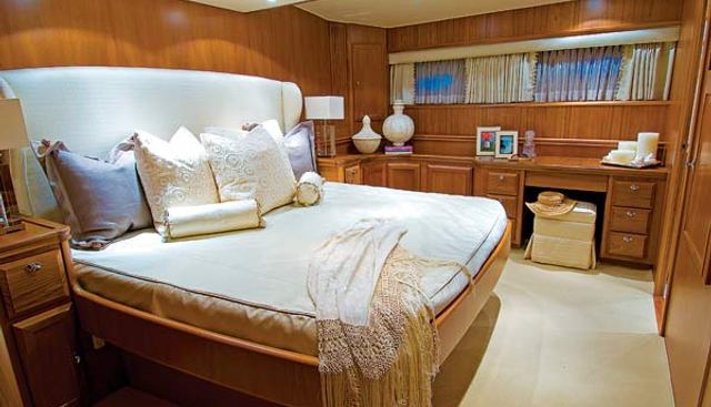 SULLIVAN BAY yacht charter 4