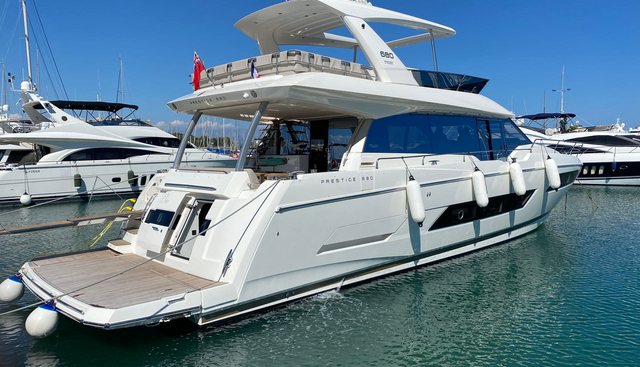 ROMY ONE yacht charter 4