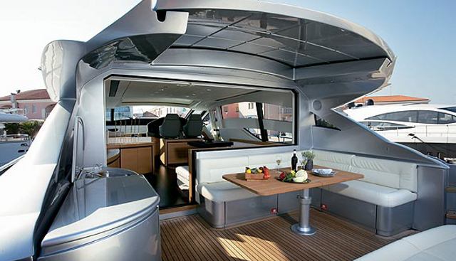 T2 yacht charter 3