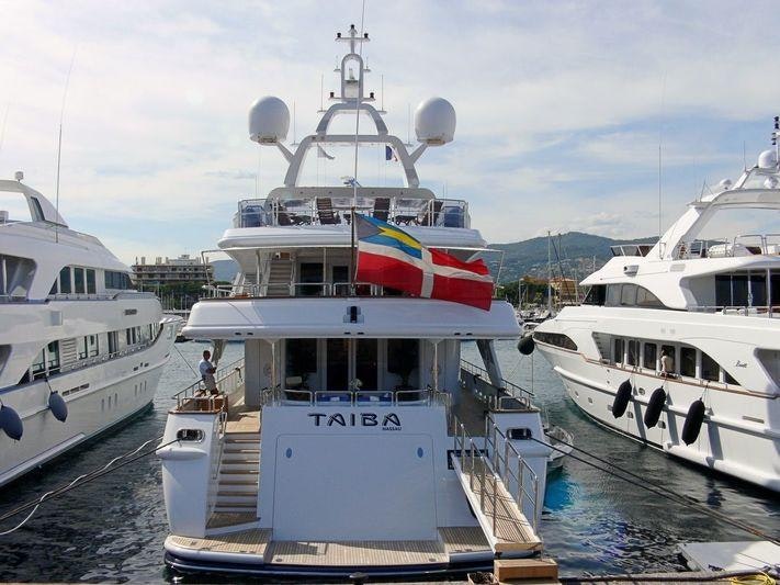 AKIRA ONE yacht charter 5