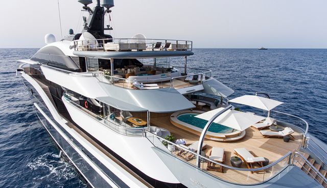 LUNA yacht charter 3