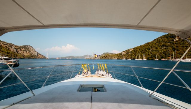 SOMAFIX yacht charter 3