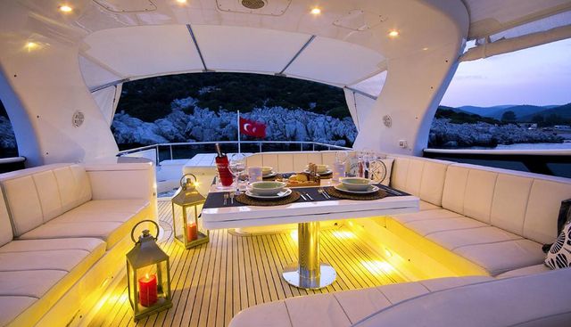 CAELUM yacht charter 4