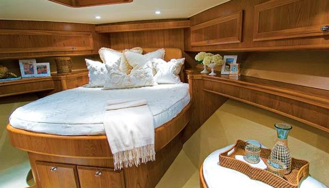 SULLIVAN BAY yacht charter 5
