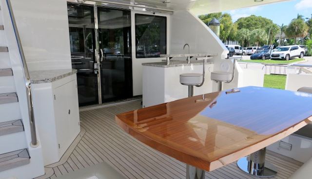 SUMMER BREEZE yacht charter 5