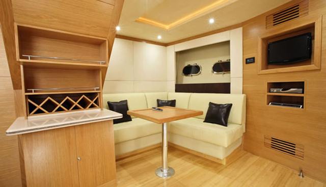 DURETTI 85 yacht charter 5