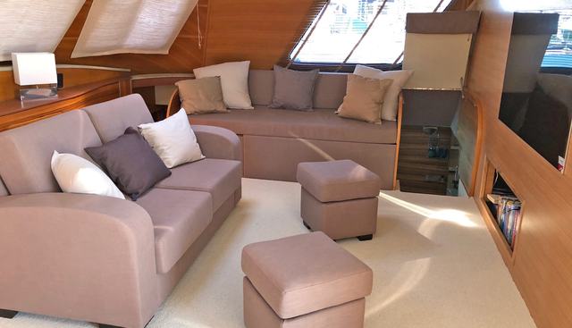 MYSTIQUE yacht charter 3