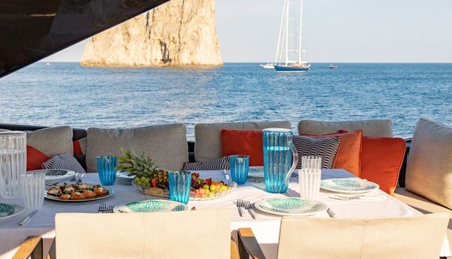 MY LIFE FIVE II yacht charter 5
