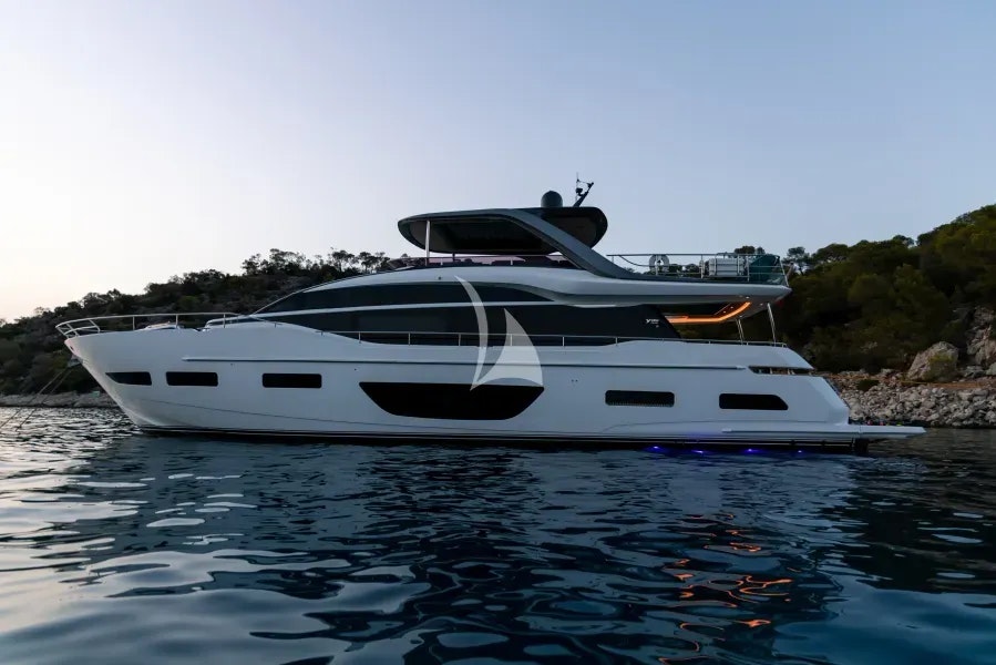 VISTA yacht charter 5