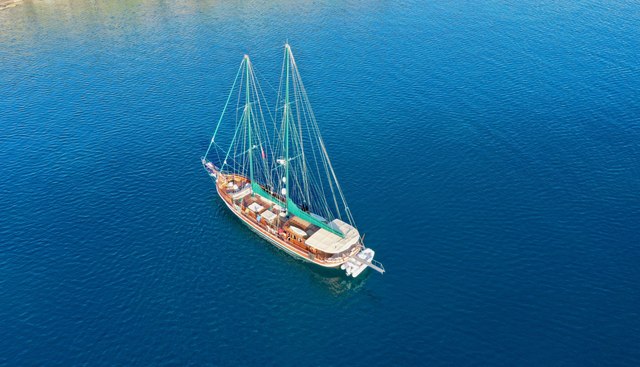 ROS MARE yacht charter 5