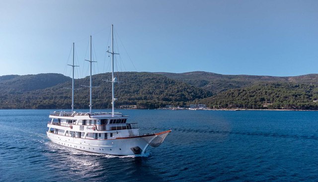 ALMISSA yacht charter 2