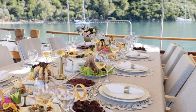 OXYZEN yacht charter 4