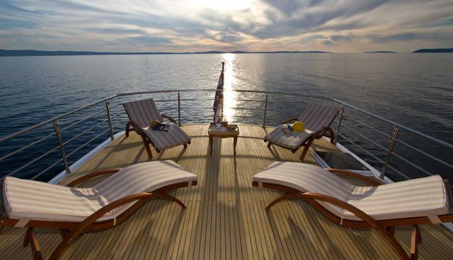 AURIANE yacht charter 4