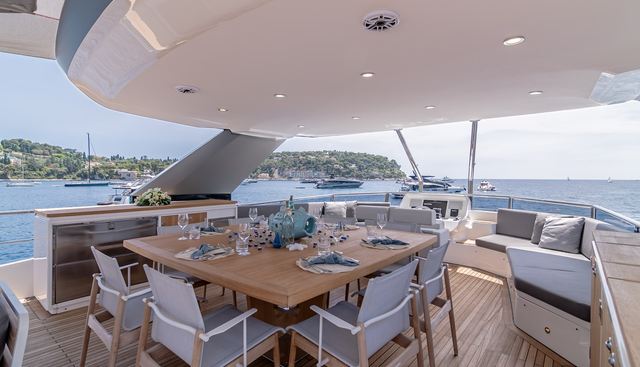 MAORIA yacht charter 4