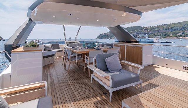 MAORIA yacht charter 3