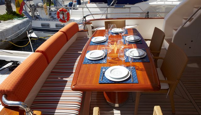 DOLCE VITA yacht charter 4