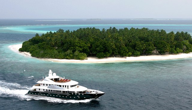 DHAAINKAN'BAA yacht charter 3