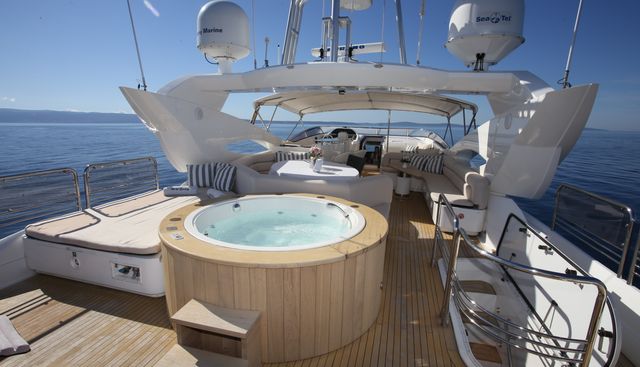 BABY I yacht charter 4