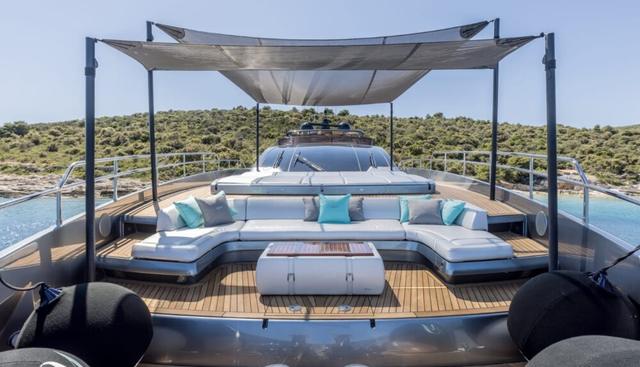 YOYITA II yacht charter 3
