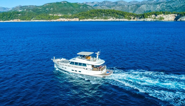 CLOUD 9 yacht charter 5