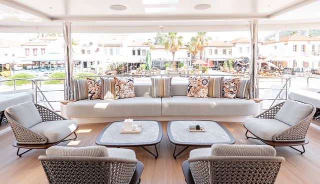 M55 yacht charter 5