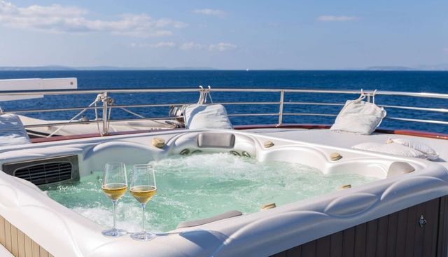 AMALIA yacht charter 4